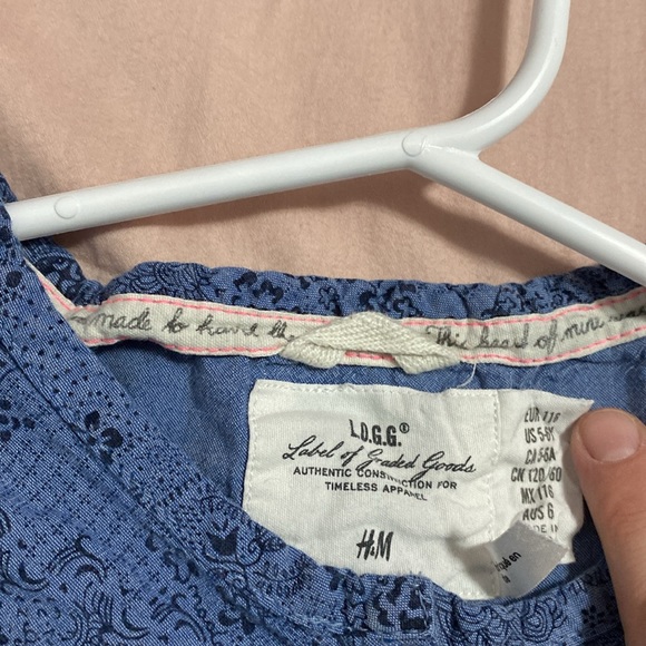 Paisley blue H&M too 5T fits small - Picture 2 of 2